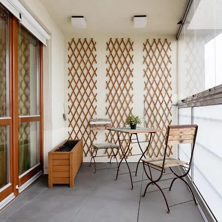 Metro Wierzbno By Renters Apartment *