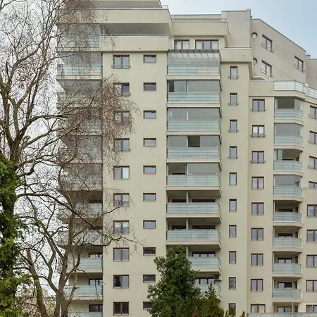 Metro Wierzbno By Renters * Warschau