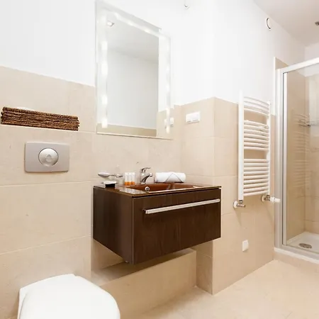 Metro Wierzbno By Renters Apartament