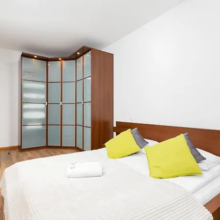 Metro Wierzbno By Renters *