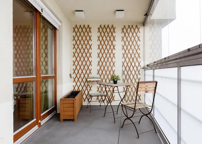 Metro Wierzbno By Renters Apartman *