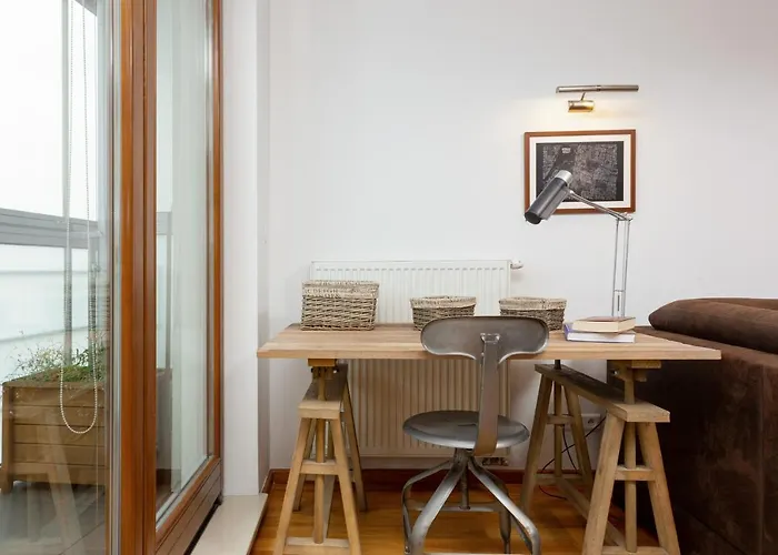 Metro Wierzbno By Renters Apartman Varsó