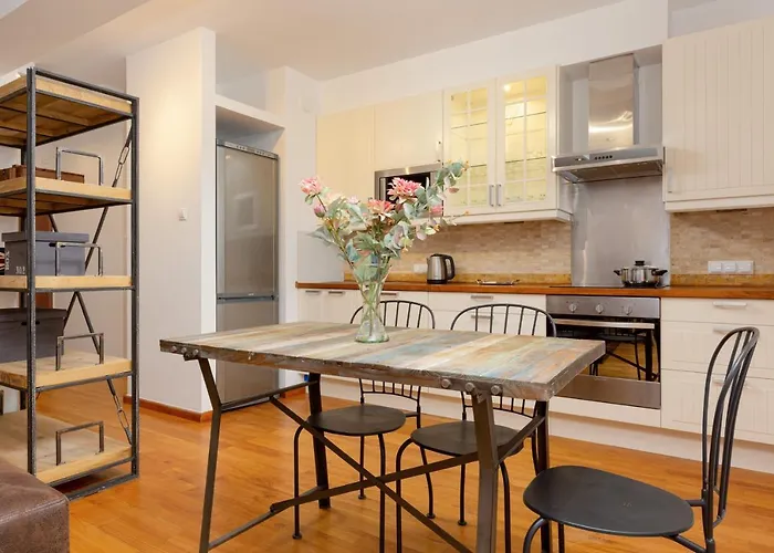 Metro Wierzbno By Renters *