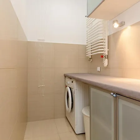 Metro Wierzbno By Renters شقة وارسو