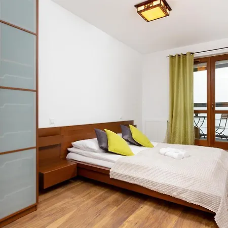 Metro Wierzbno By Renters Daire